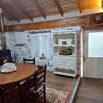 Woodstone House * Makrichori (Euboea)