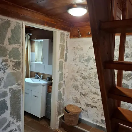 Woodstone House * Makrichori (Evia)