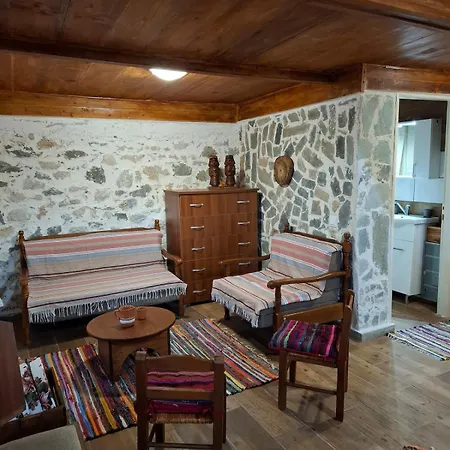 Daire Woodstone House Makrichori (Evia)