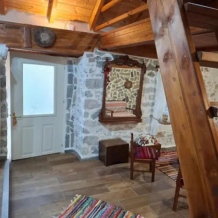Woodstone House * Makrichori (Evia)