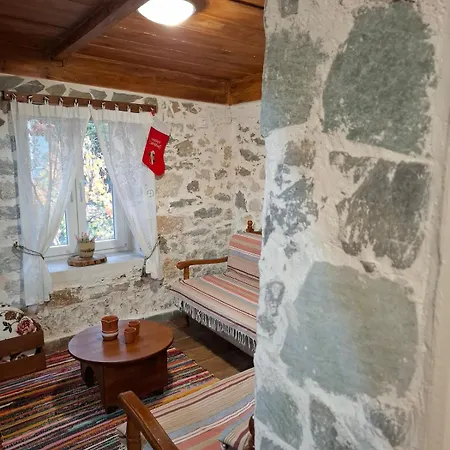 Daire Woodstone House Makrichori (Evia)