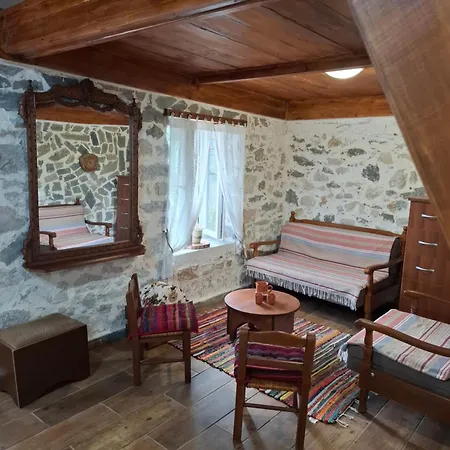 Woodstone House Daire Makrichori (Evia)