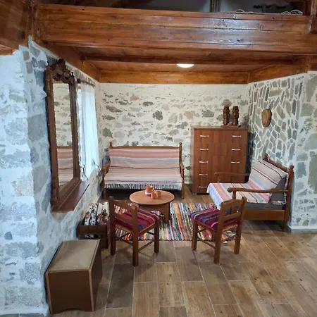 Daire Woodstone House