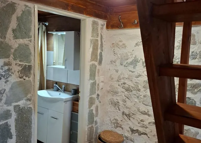 Woodstone House * Makrichori (Euboea)