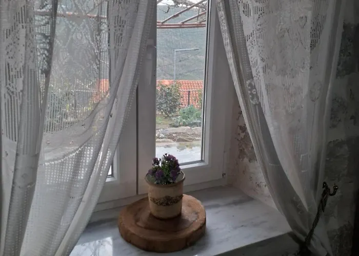 Woodstone House * Makrichori (Euboea)